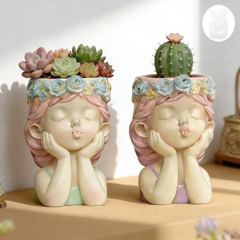 Echeveria Succulent - Pouting Girl With Flower Crown Flowerpot