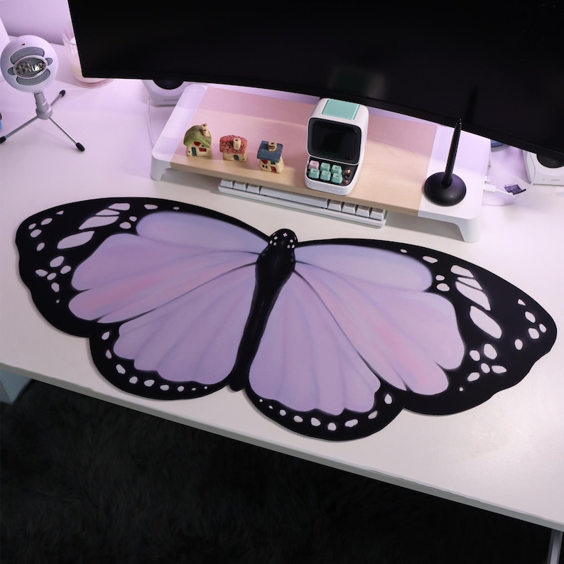 Purple Lilac Butterfly Deskmat - Tradescantia Purple recensione e prezzo