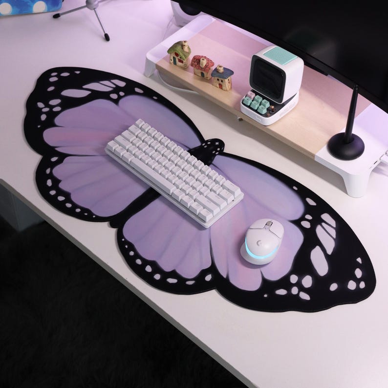 Purple Lilac Butterfly Deskmat - Tradescantia Purple recensione e prezzo
